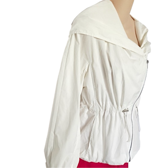 BCBG MAXAZRIA - sideways Zippered Rain Jacket Coat - Picture 4 of 6